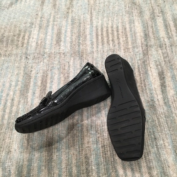 👠ANNE KLEIN BLACK DRESSY LOAFERS SIZE 8M - Picture 2 of 5